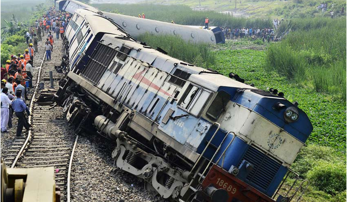 भारतमा रेल दुर्घटनामा परी पाँच जनाको मृत्यु
