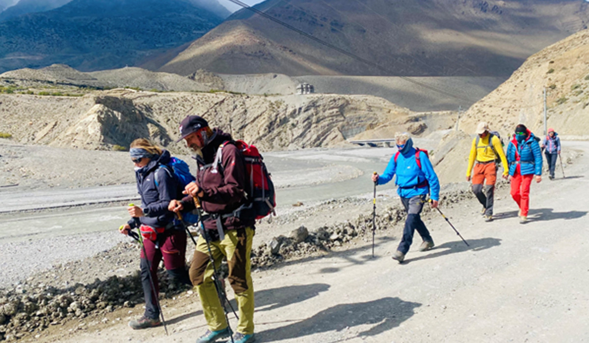 आठ महिनामा भित्रिए सात लाखभन्दा बढी पर्यटक