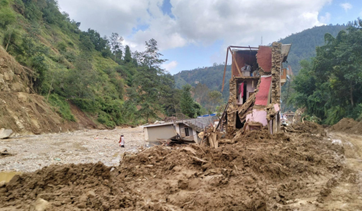 बाढीपहिरोको एक महिनाः अझै क्षतिको पूर्ण विवरण सङ्कलन हुन सकेन