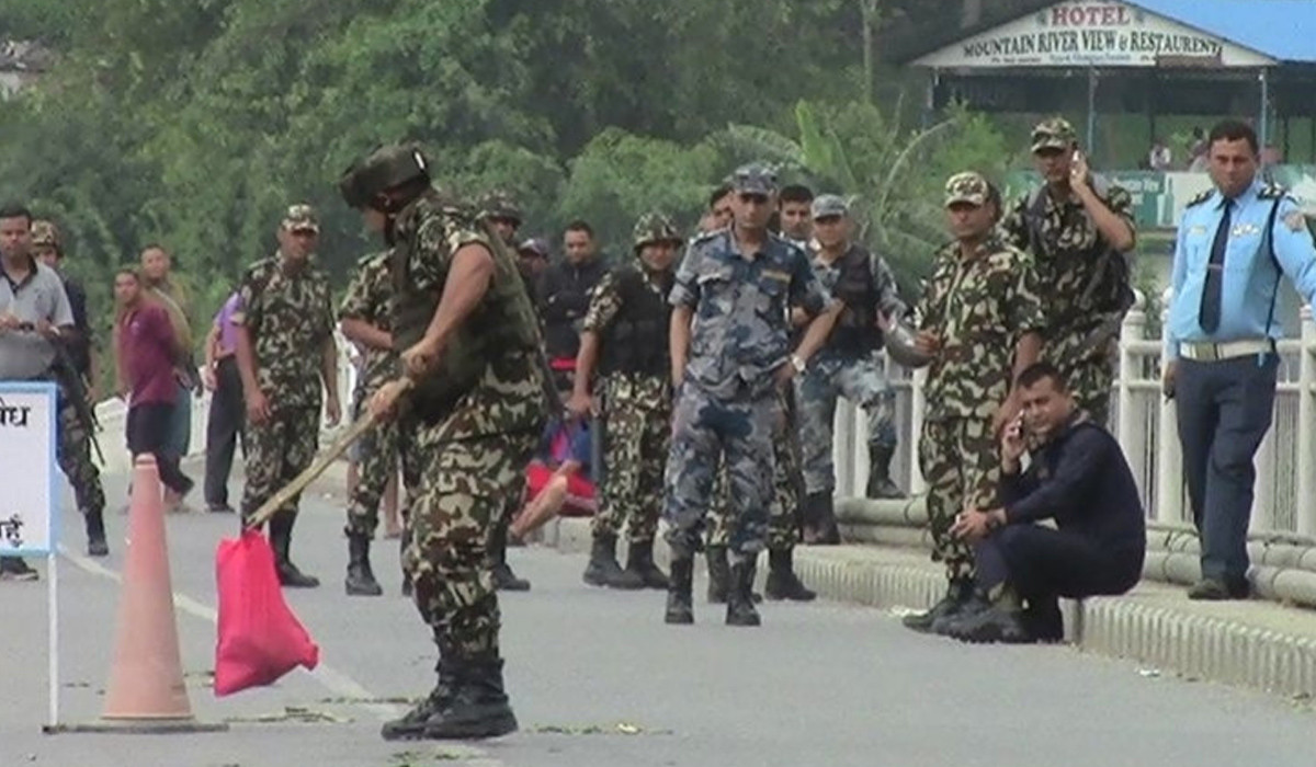 नेपाली सेनाद्वारा प्रेसर कुकर बम निष्क्रिय