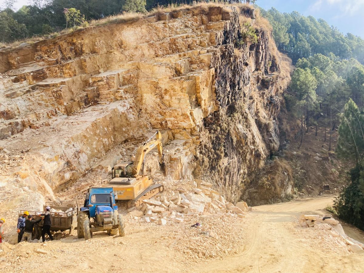 विश्व बैंकका तीन सडक एकसाथ स्तरोन्नति