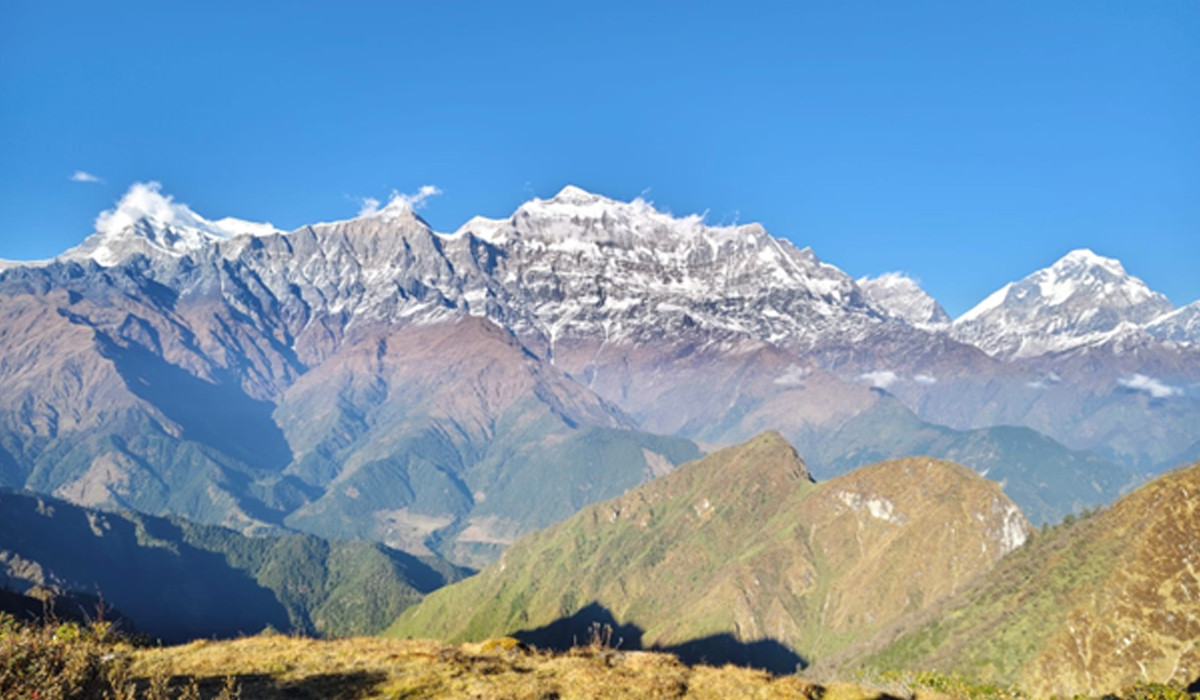 पर्यटक र पूर्वाधारका पर्खाइमा म्याग्दीको रुघाचौर