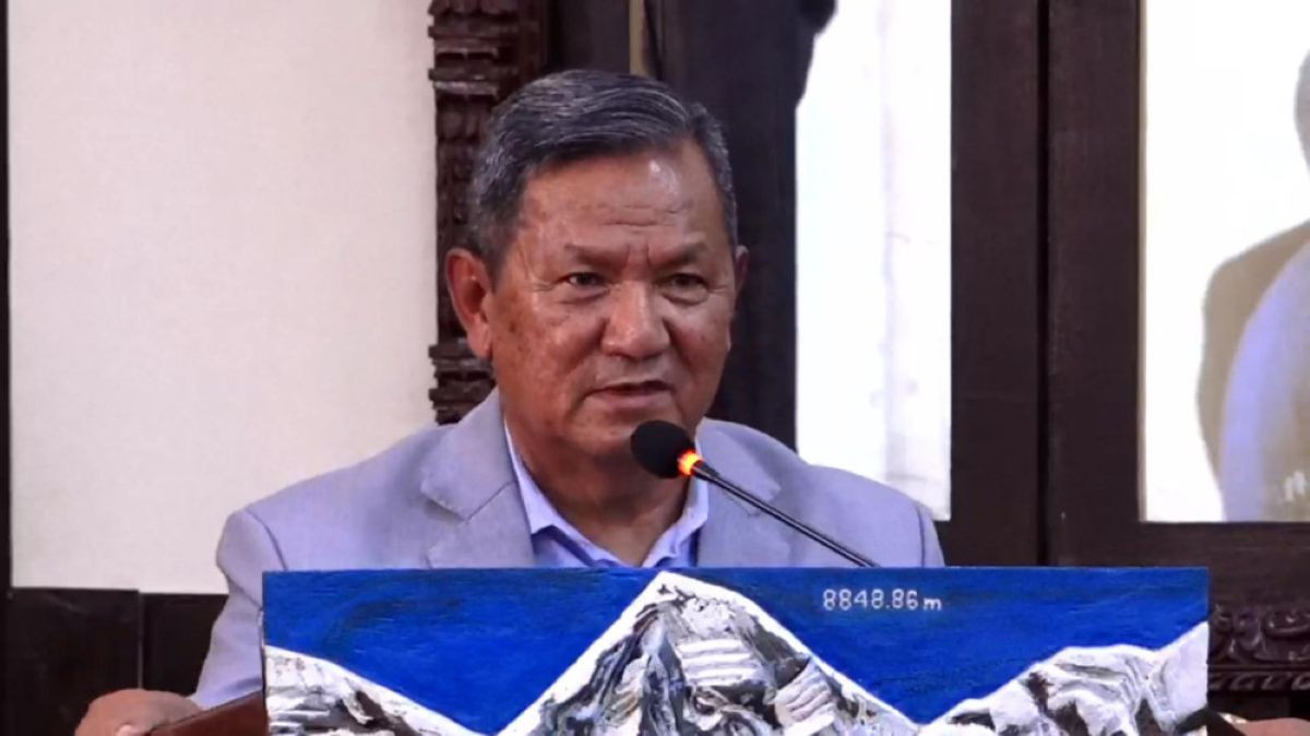 राजावादीहरुको आन्दोलनमाथि सरकारले प्रतिवन्ध लगाउन सक्छ : सञ्चारमन्त्री गुरुङ