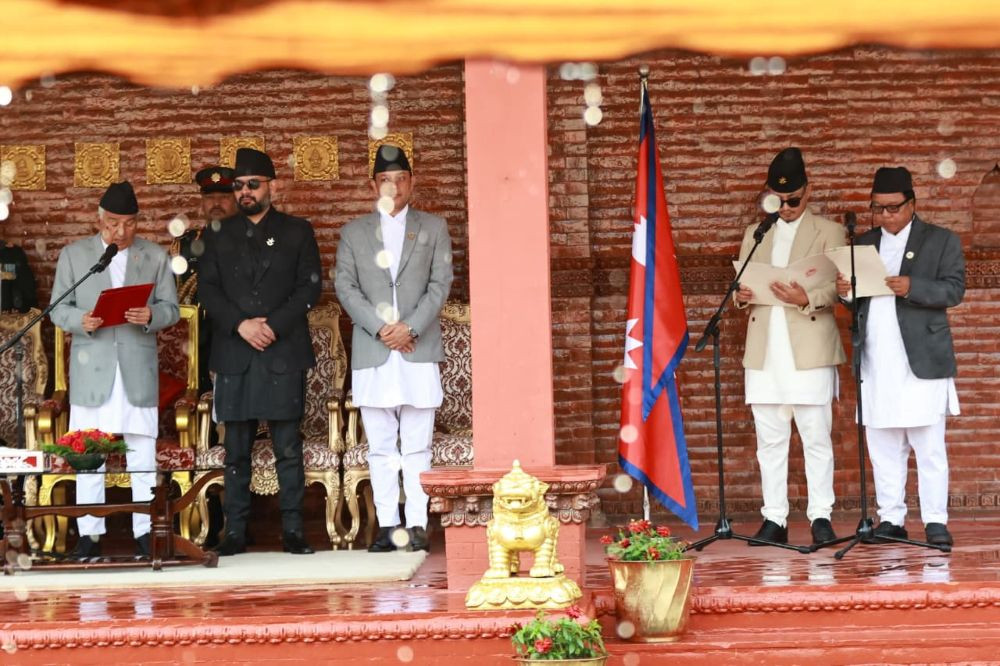 सुधन गुरुङ र महावीर पुनले लिए मन्त्री पदको शपथ, गुरुङ पुनः गृहमन्त्री