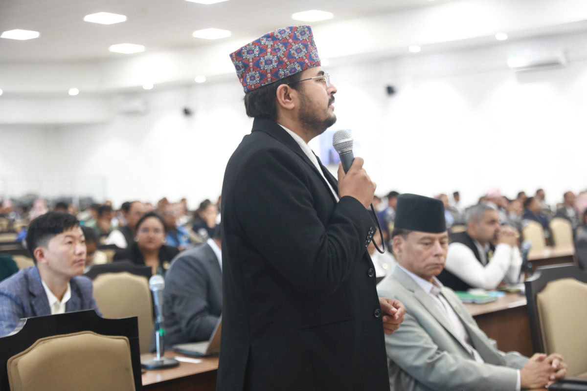 ट्राफिक नियम उल्लंघनसँगै राज्यको लापरबाहीमा पनि जरिवाना हुनुपर्ने सांसद शाहीको माग